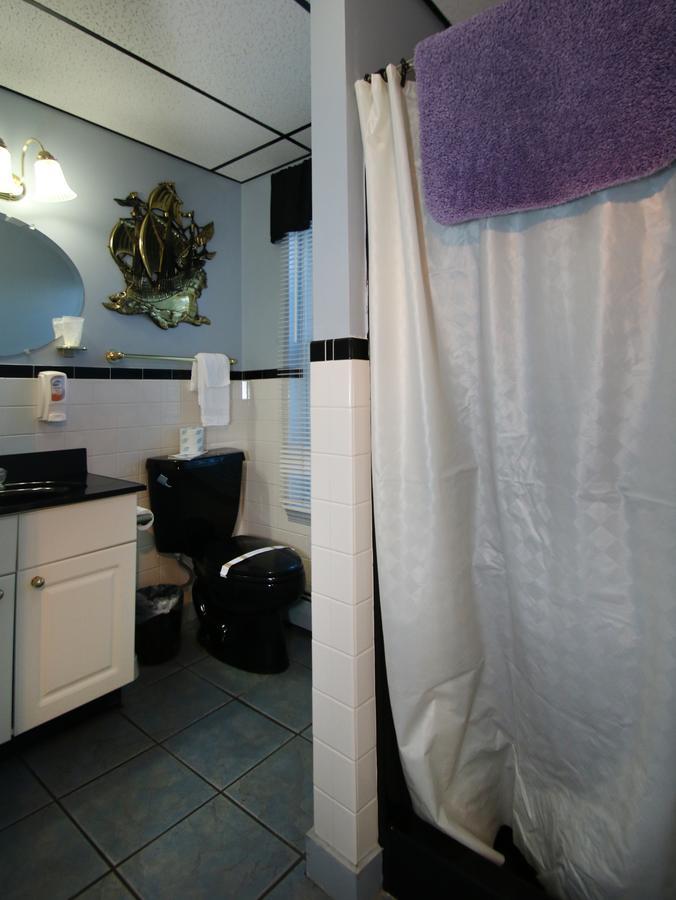 Biarritz Motel & Suitesオールドオーチャードビーチ エクステリア 写真